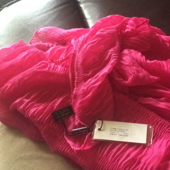Scarf - Picture 1 of 3